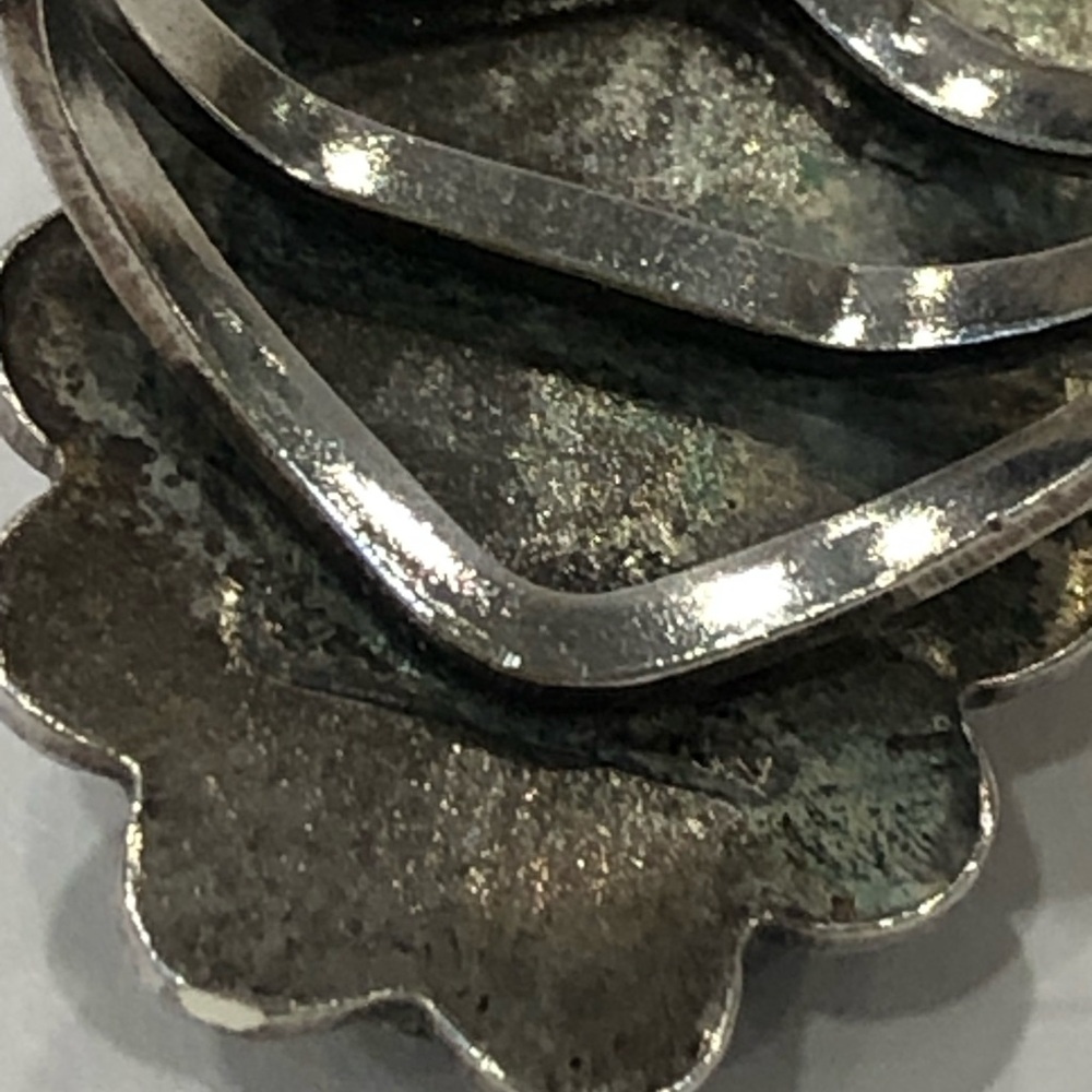 Silver and Turquoise Vintage Ring sz 8 Southwestern Design Marked Unique Style - Picture 14 of 16